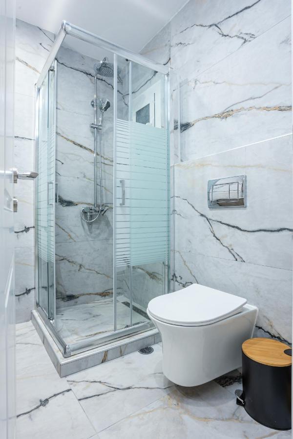 Luxury Downtown Apartment E1 سالونيك المظهر الخارجي الصورة